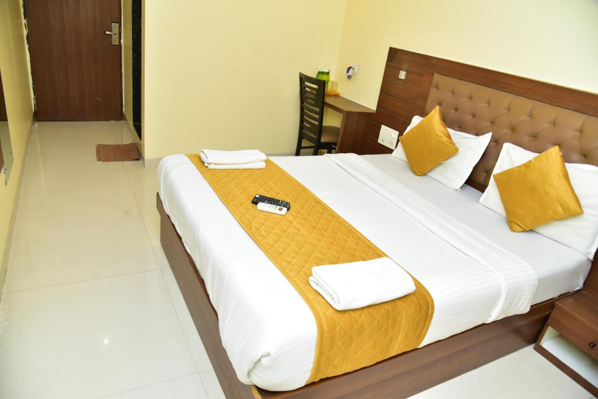 Hotel Embassy Suites Мумбаи Экстерьер фото